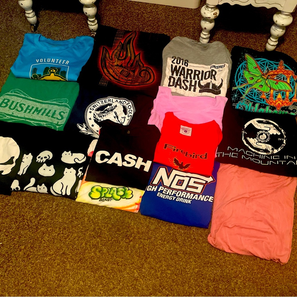 15 t shirts size medium.